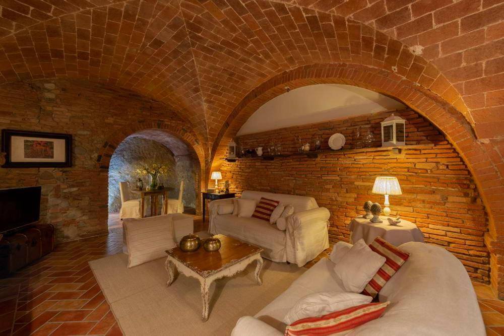 La Casetta Di Borgo Lajatico Bagian luar foto