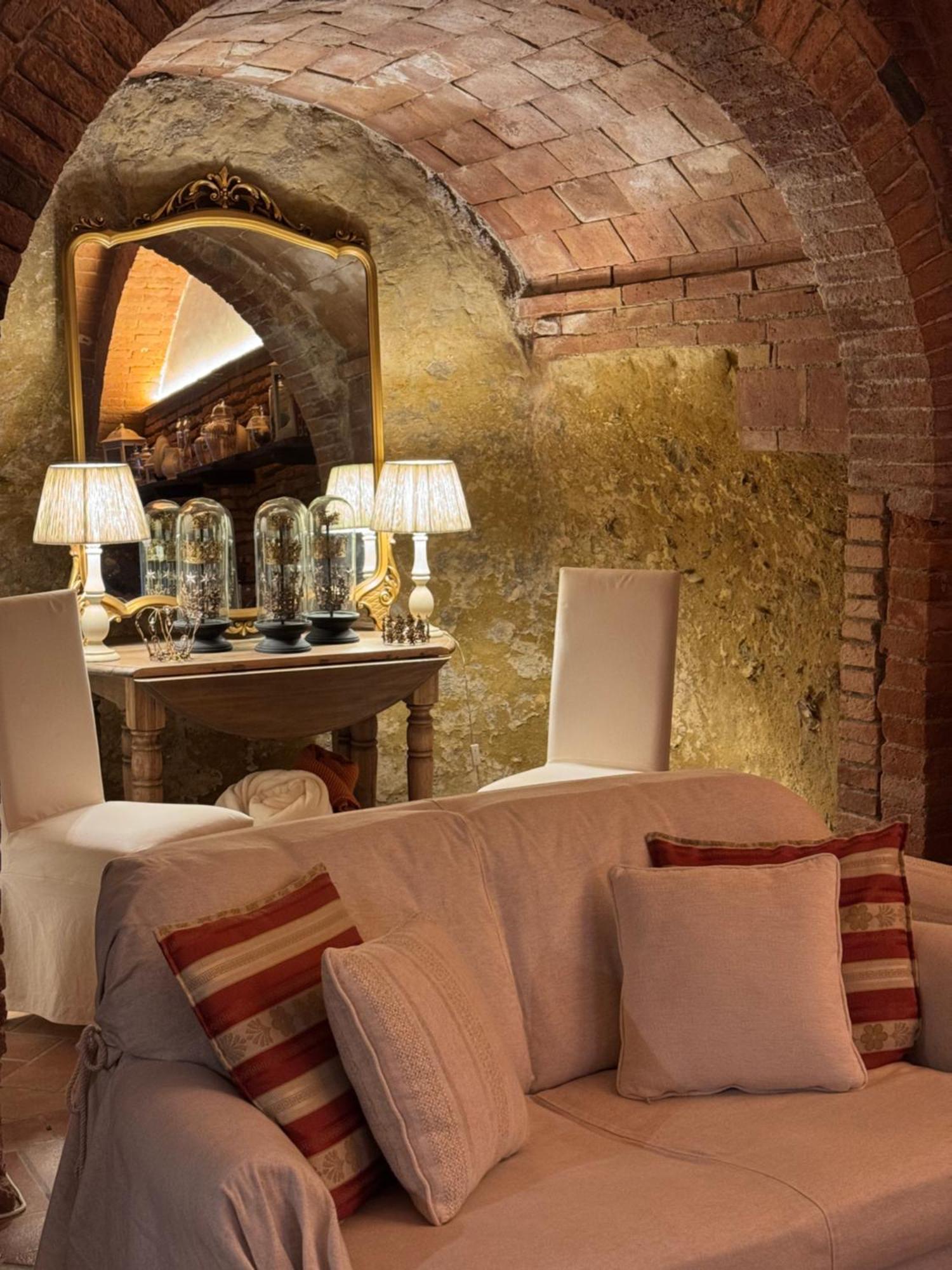 La Casetta Di Borgo Lajatico Bagian luar foto