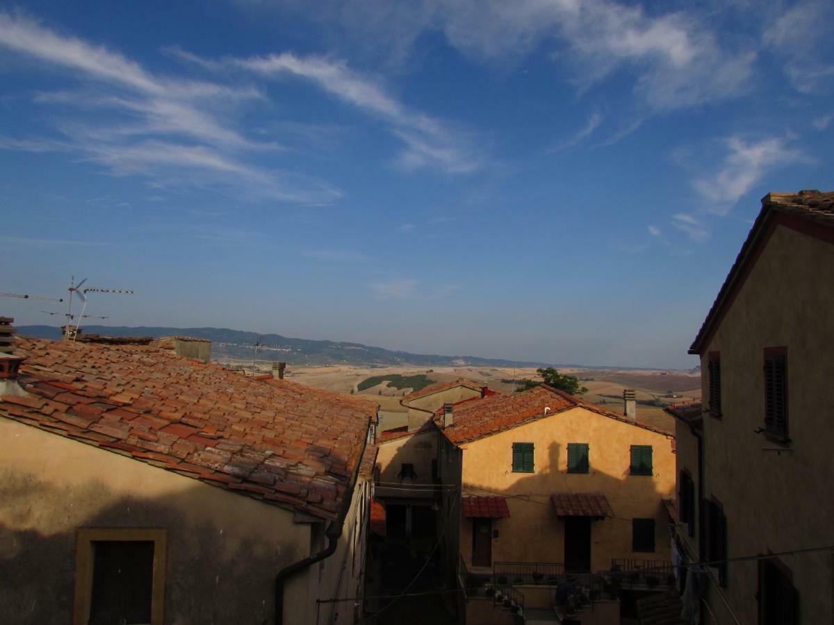 La Casetta Di Borgo Lajatico Bagian luar foto